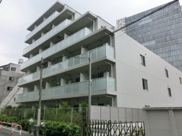 エスティメゾン東新宿の物件外観写真